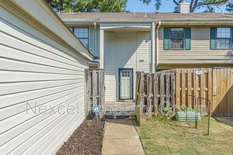 6730 Racquet Club Dr - Photo 3 of 29