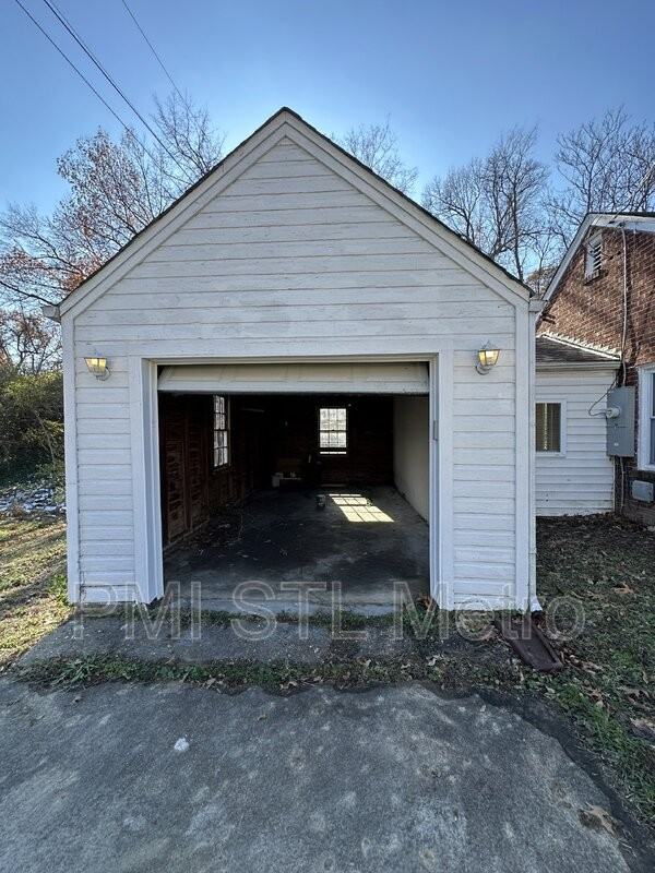 6910 Roland Blvd - Photo 2 of 11