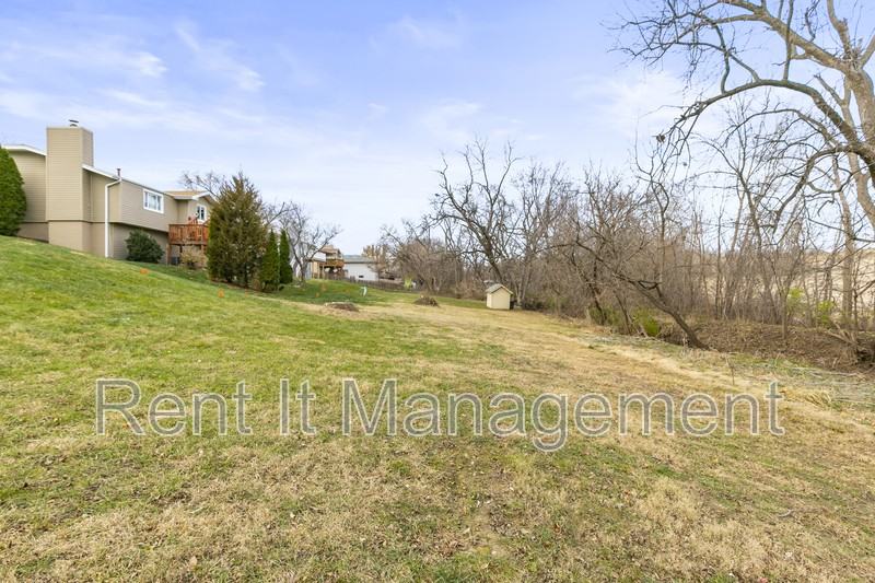 9709 S 20th St - Photo 6 of 33