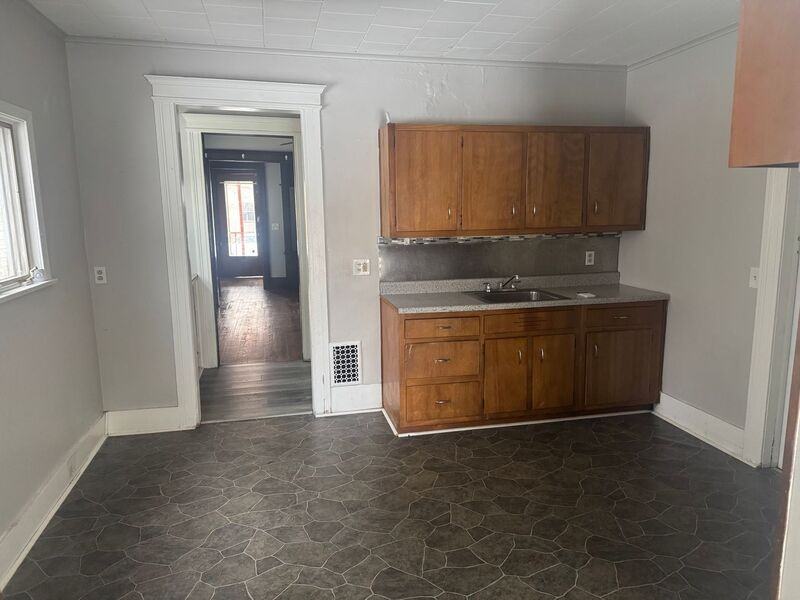 166 Rosewood Ter #1 - Photo 4 of 9