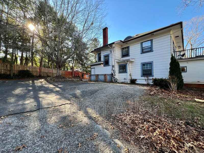 105 Edwin Pl #2 - Photo 2 of 18