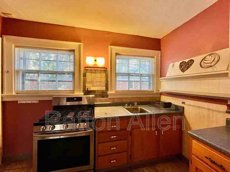 105 Edwin Pl #2 - Photo 6 of 18