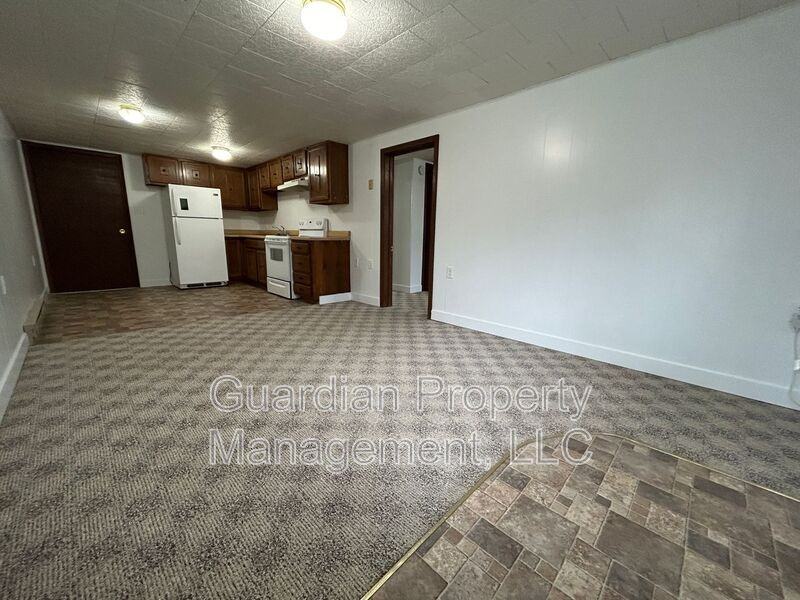 1001 N Buchanan St #9 - Photo 2 of 8