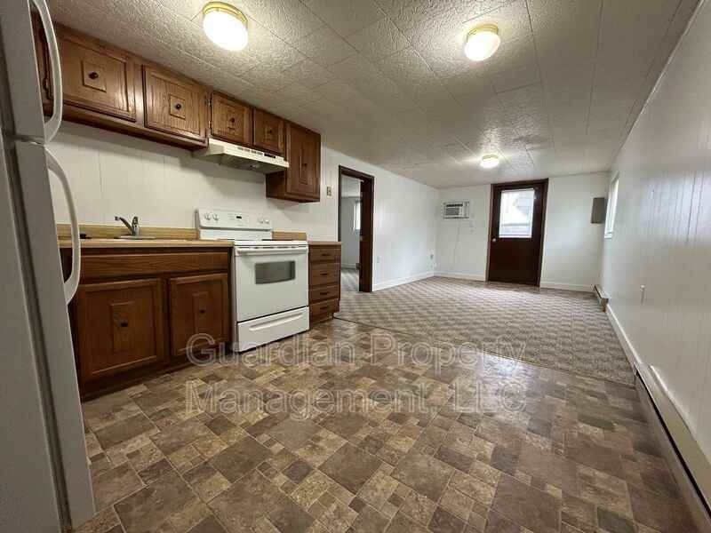 1001 N Buchanan St #9 - Photo 3 of 8