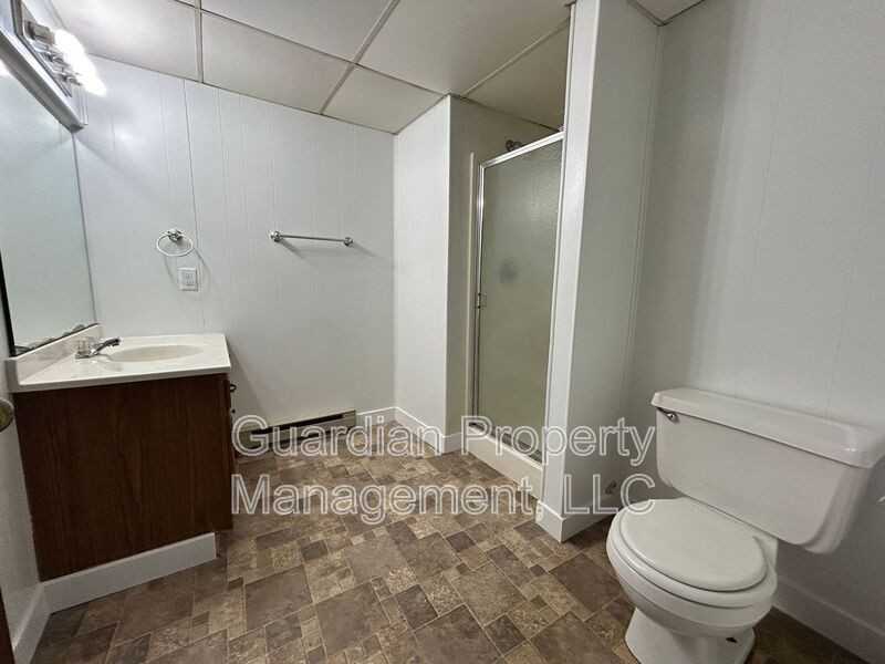 1001 N Buchanan St #9 - Photo 6 of 8