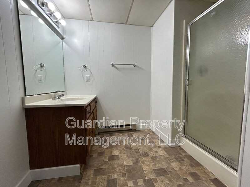 1001 N Buchanan St #9 - Photo 7 of 8