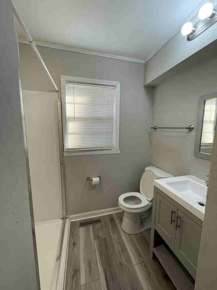 9414 Manchester Ave - Photo 6 of 13