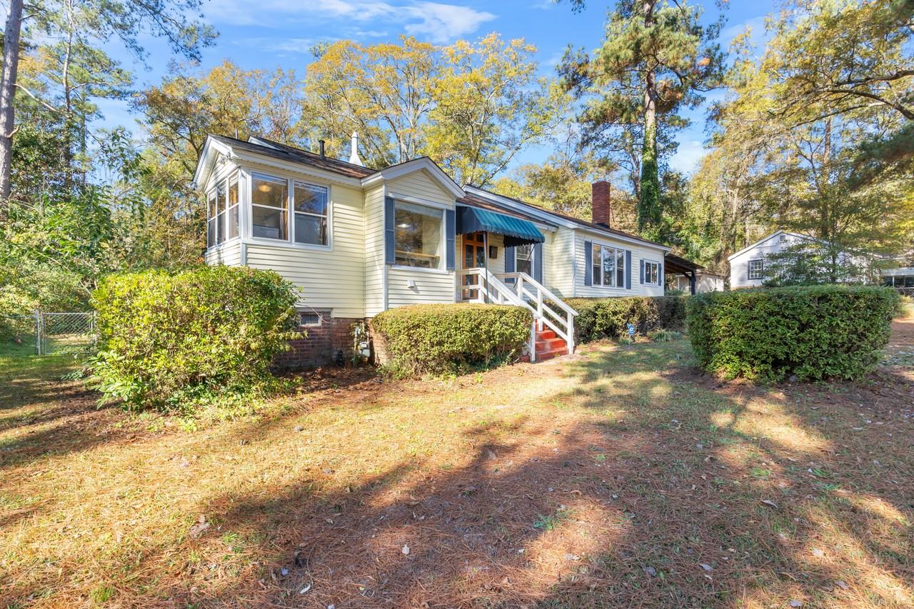 2347 Byrnes Dr - Photo 2 of 36