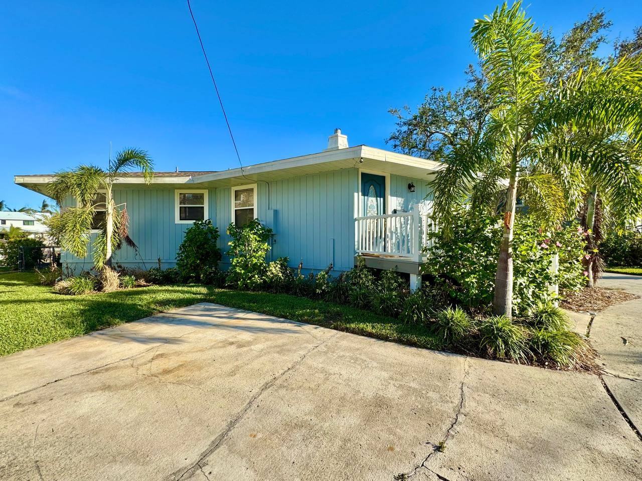 4112 Beach Dr Se - Photo 5 of 47