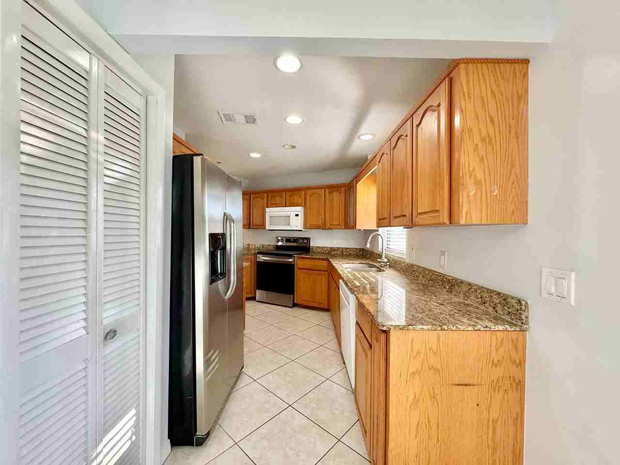 4112 Beach Dr Se - Photo 6 of 47