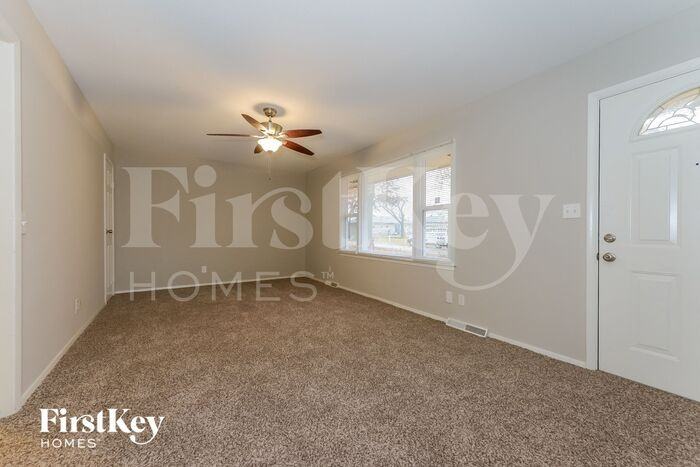 605 Nw 88th Ter - Photo 3 of 15