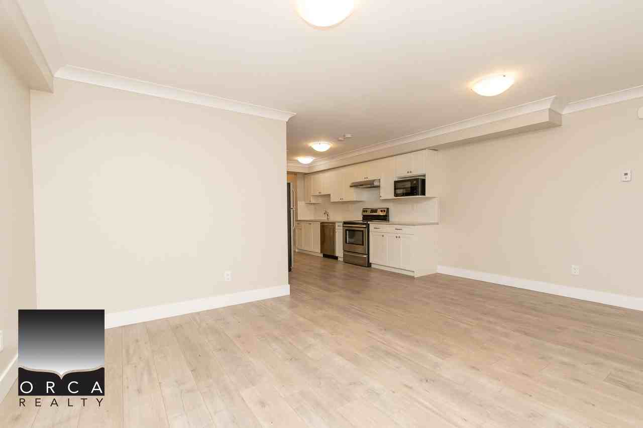 940 Sutherland Ave - Photo 3 of 32
