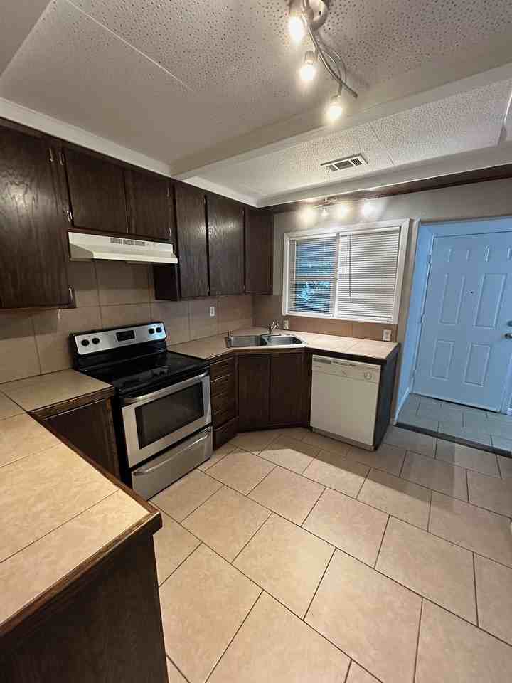 335 W. Elm Mott Drive - Photo 2 of 18