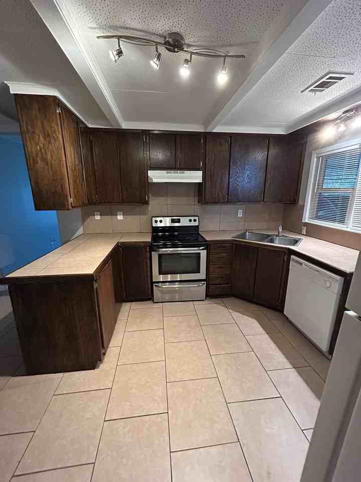 335 W. Elm Mott Drive - Photo 3 of 18