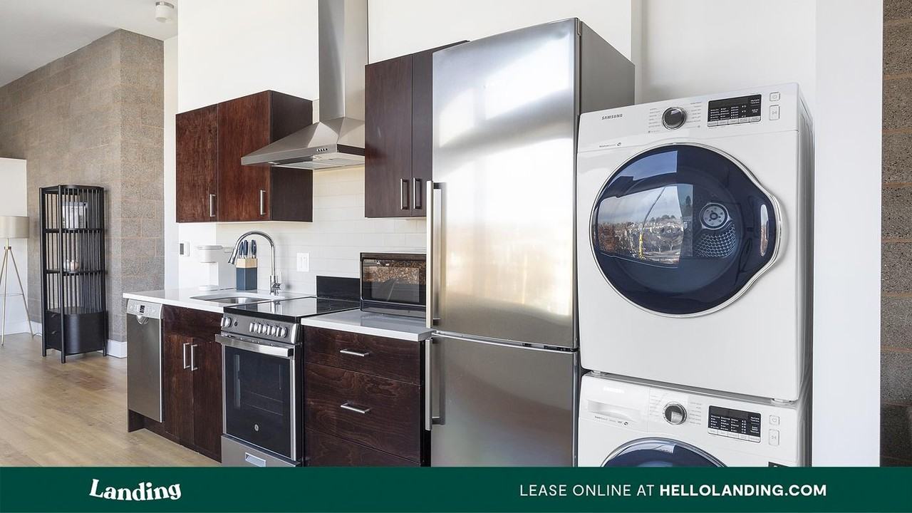 135 Adams St - Photo 3 of 50