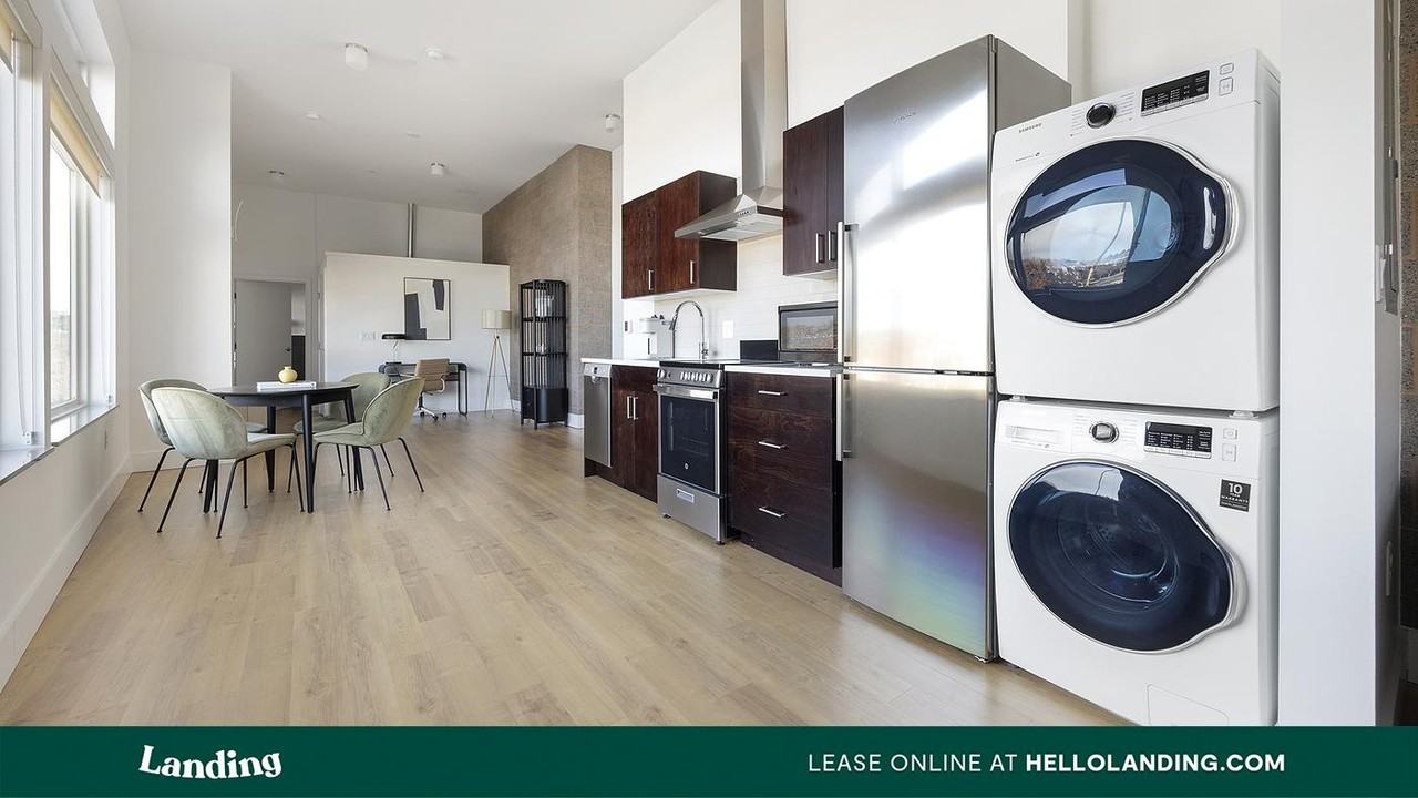 135 Adams St - Photo 4 of 50
