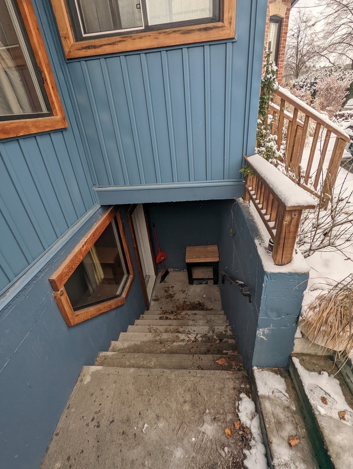 102 West Lodge Avenue - Photo 3 of 18