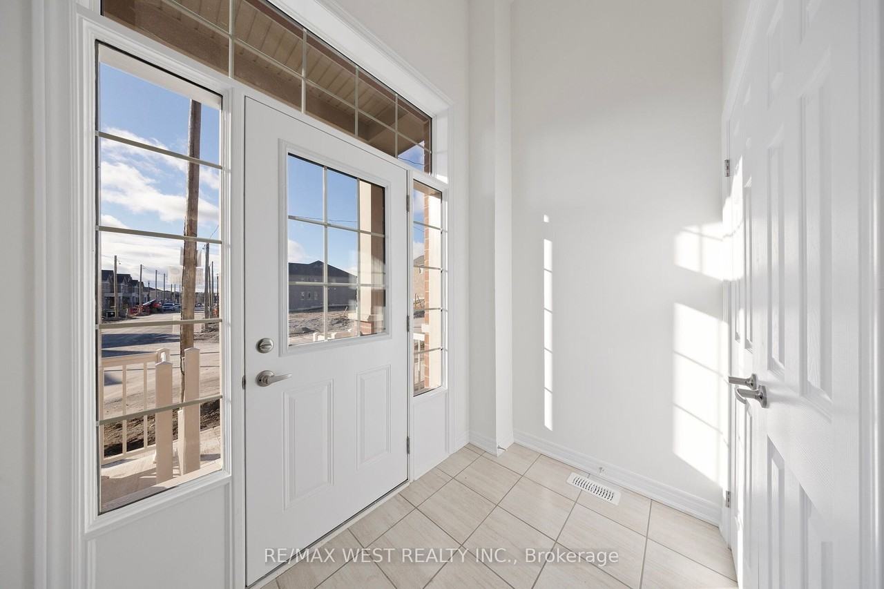 2738 Albatross Way - Photo 3 of 31