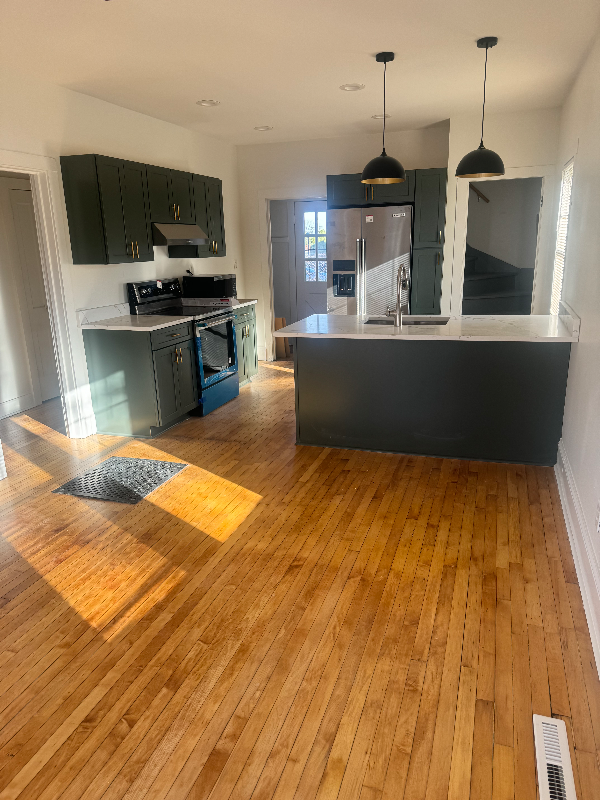 2332 S Woodward St - Photo 2 of 8