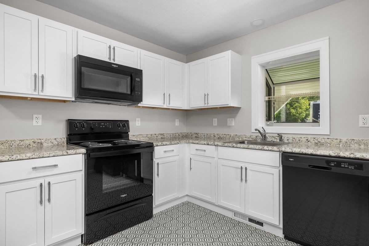 405 E Park Ave - Photo 3 of 25