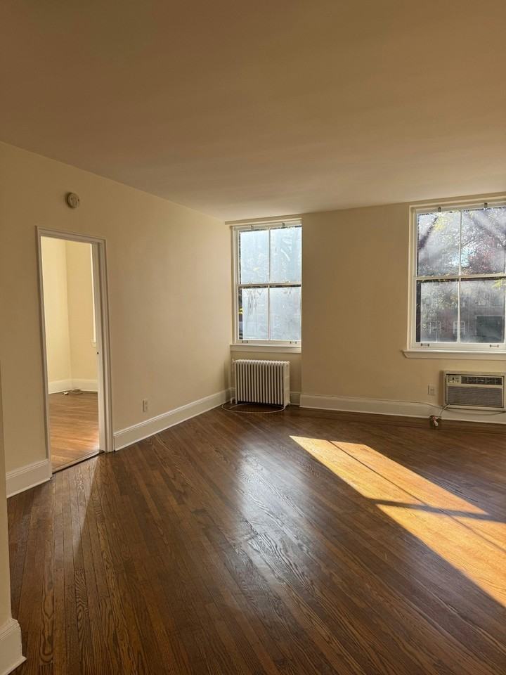 167 Congress St #1F - Photo 2 of 5