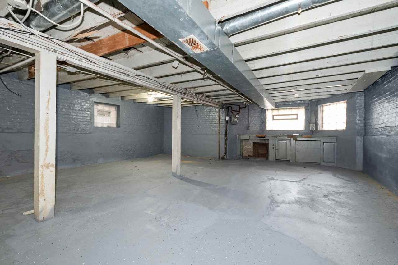 635 E 90th Pl - Photo 2 of 13