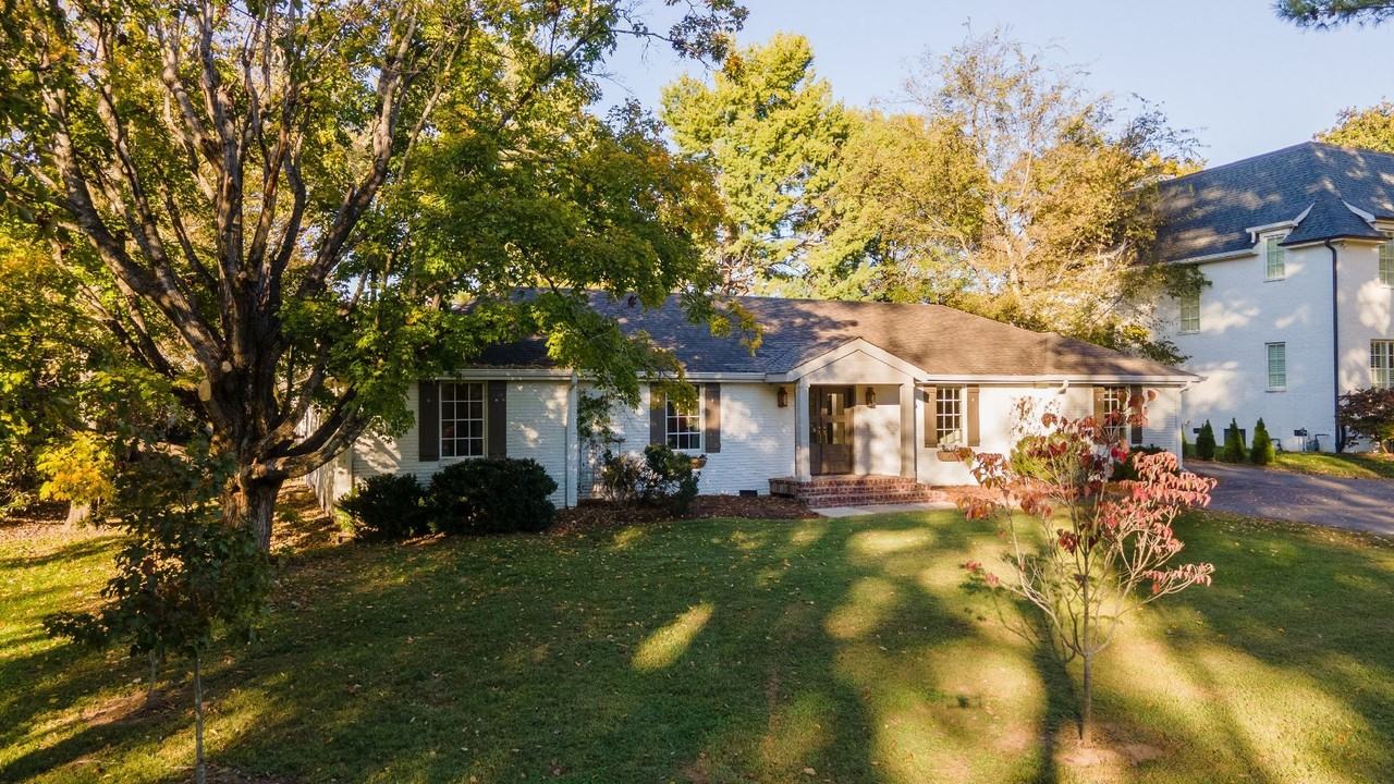 108 Brookfield Ave #B - Photo 4 of 33