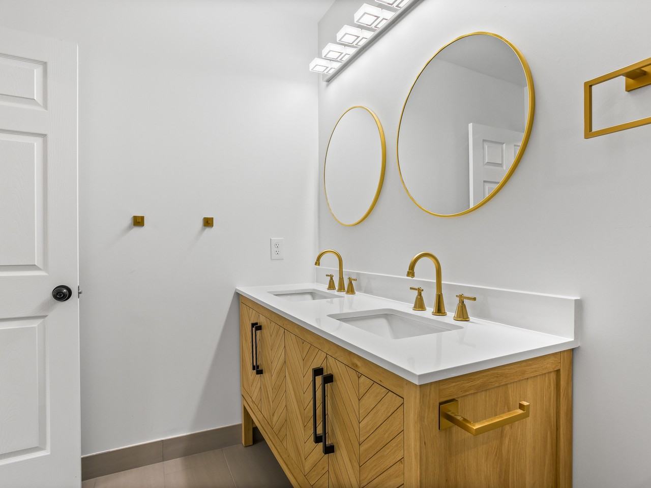 2221 Ne 9th Ave #NA - Photo 5 of 48