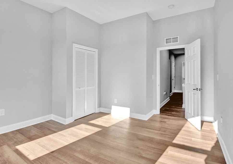 1802 E 28th St #NA - Photo 4 of 23