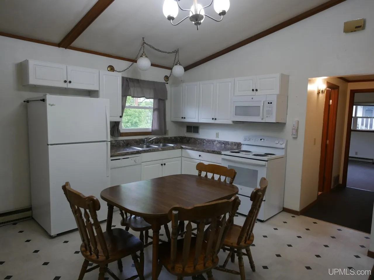 1100 11th Ave #2C - Photo 4 of 12