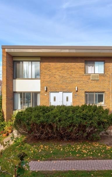 190 Boulevard Thompson - Photo 3 of 22