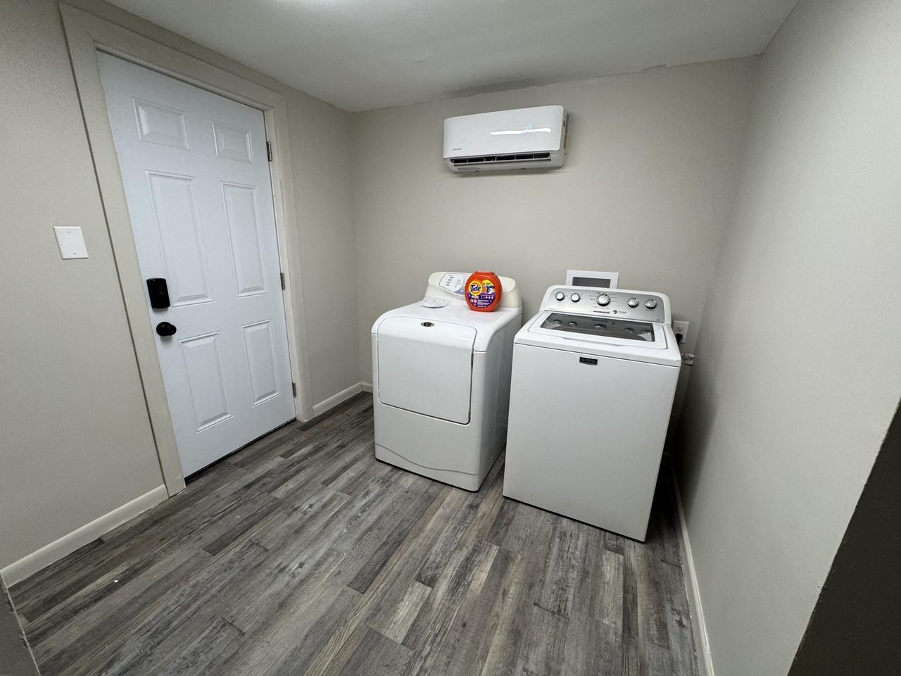 Apple Valley Dr - Photo 4 of 10