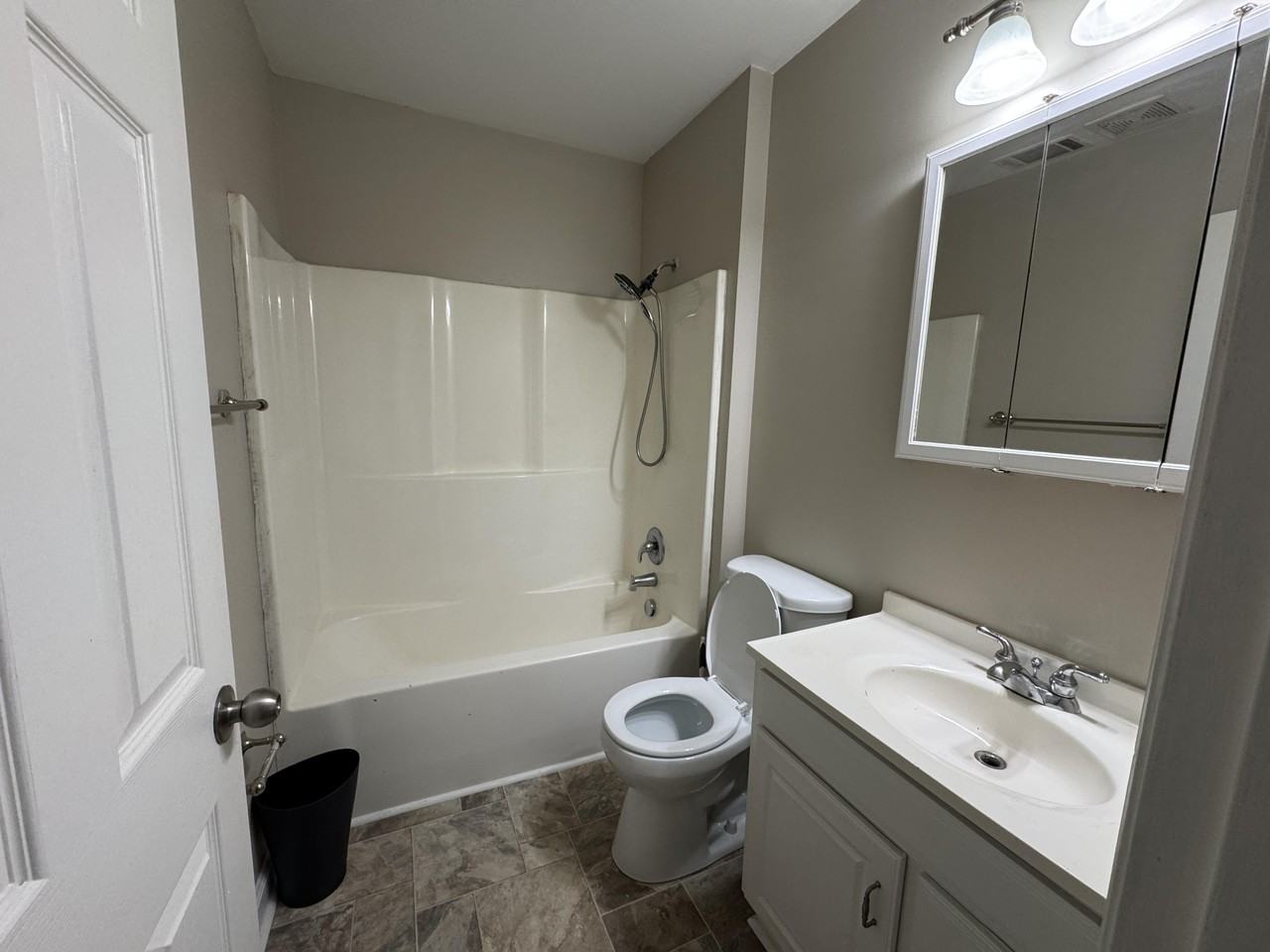 Apple Valley Dr - Photo 7 of 10