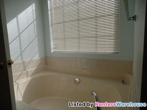 2425 Windridge Dr NE - Photo 3 of 14