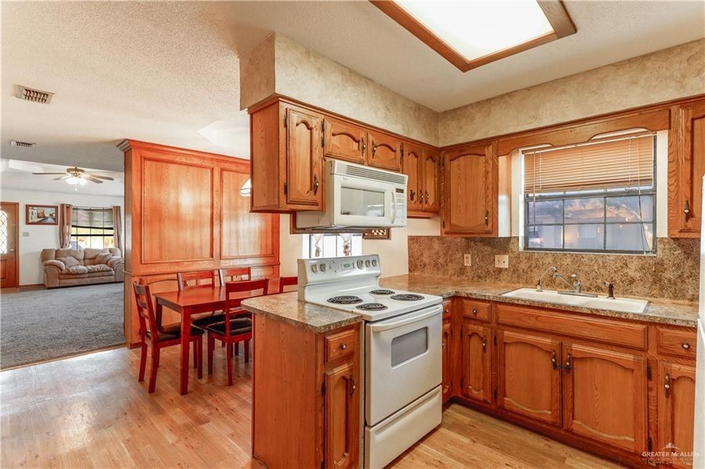 2736 Ashley Ct - Photo 3 of 14