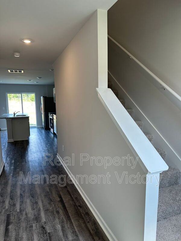245 Driftwood Ln - Photo 2 of 18