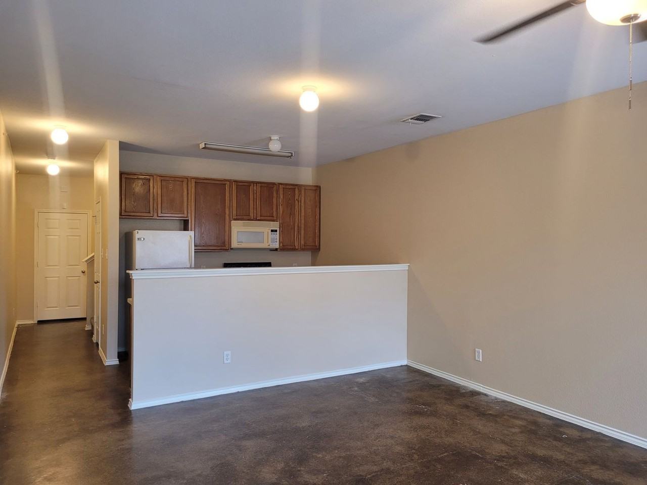10818 Mathom Lndg - Photo 3 of 19