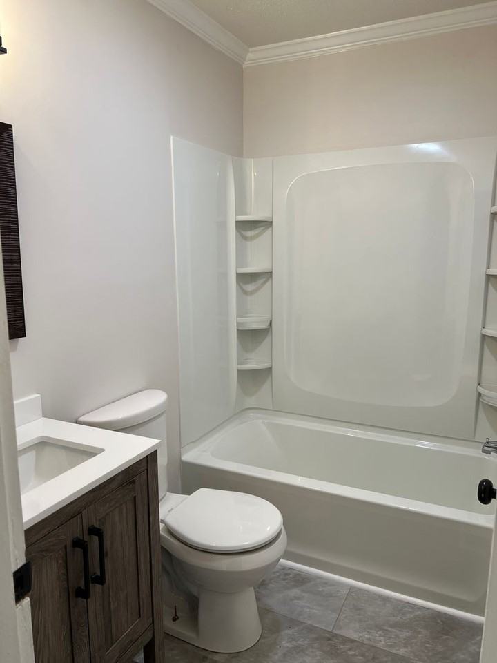 111 Perrin Ave - Photo 5 of 10