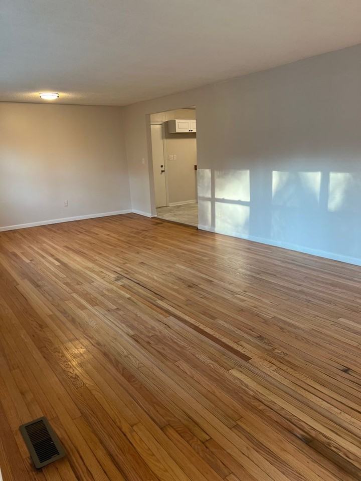 111 Perrin Ave - Photo 7 of 10