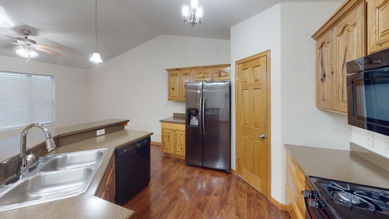 348 Big Badger Dr - Photo 4 of 15