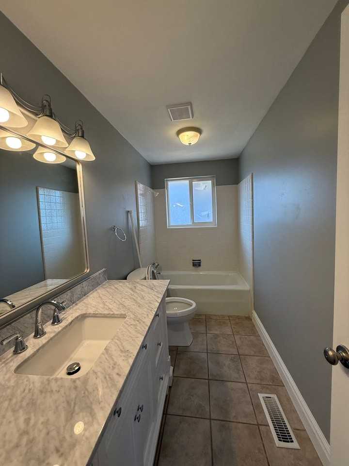 2466 Green Oaks Dr - Photo 7 of 15