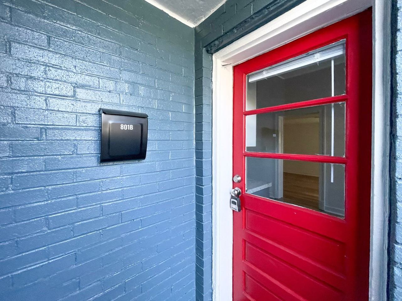 801 Calhoun St #B - Photo 4 of 30