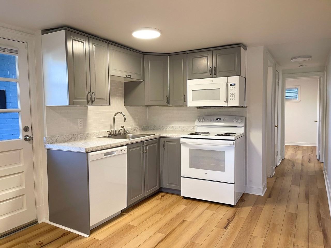 801 Calhoun St #B - Photo 7 of 30