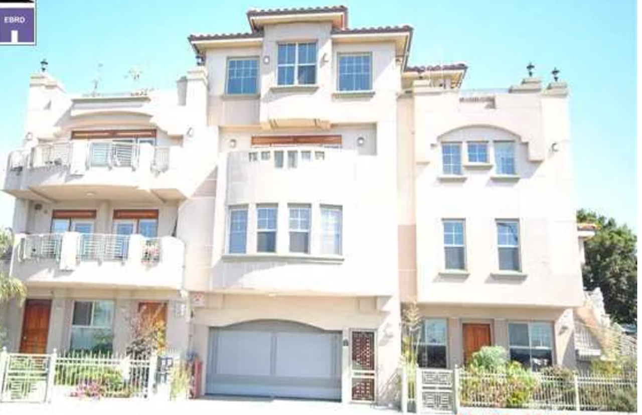 930 E 10th St - Photo 2 of 17