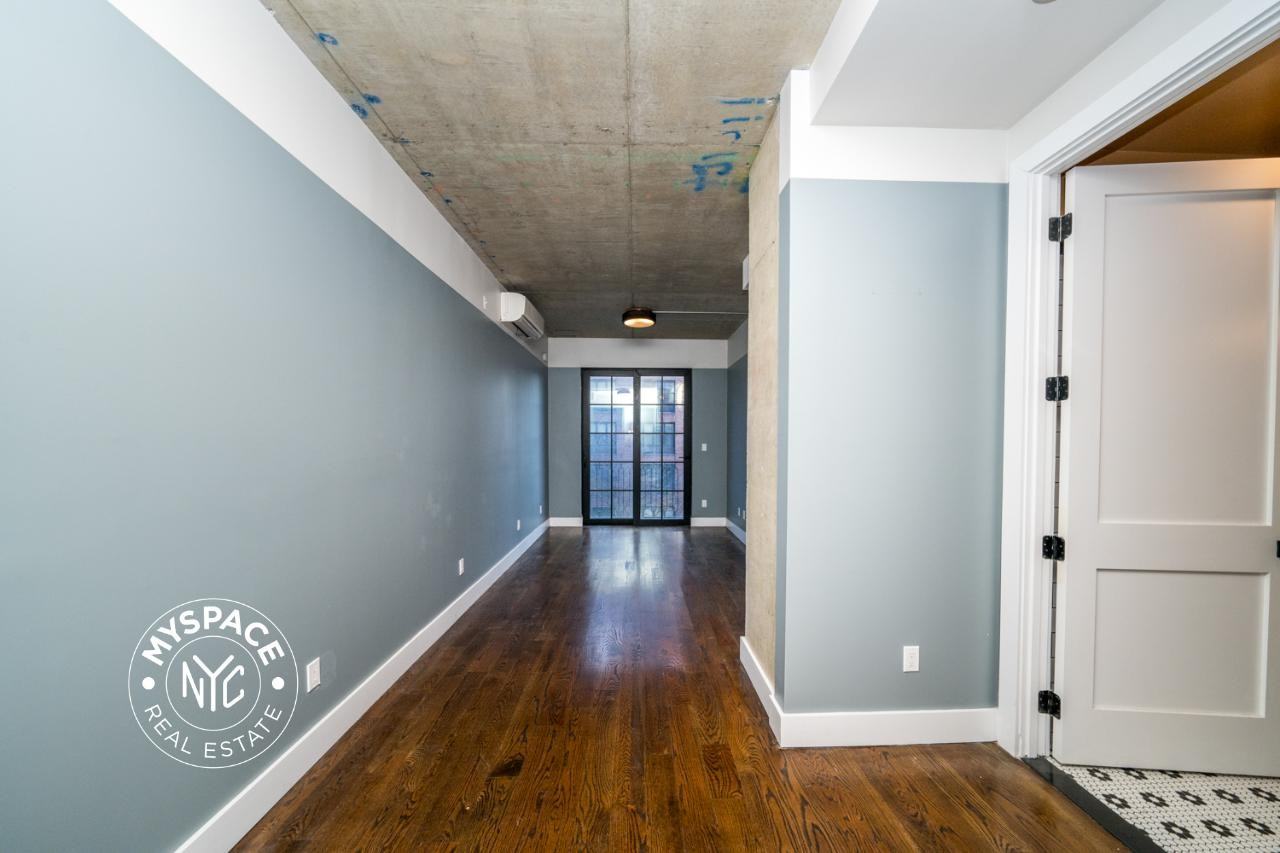 187 Kent Ave #303