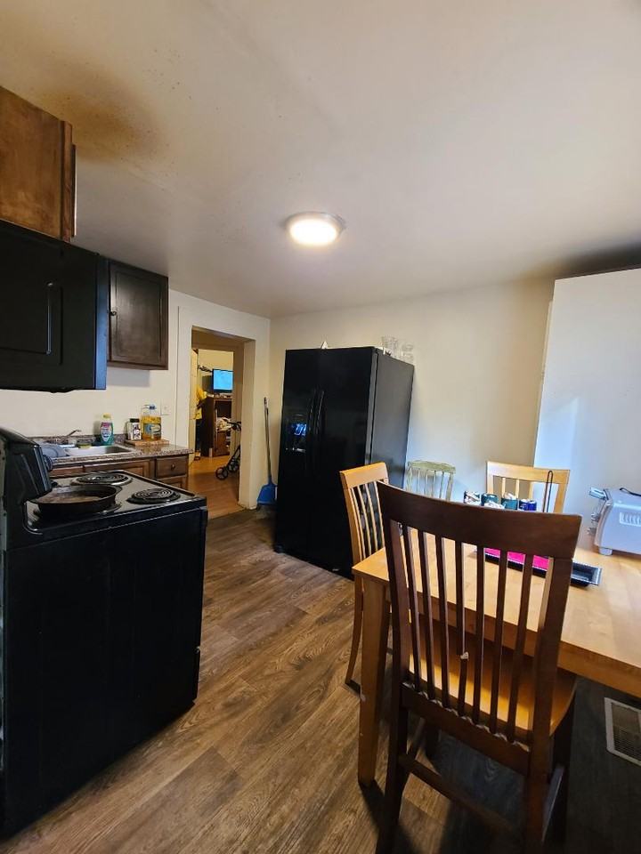 1013 Justice Ave - Photo 2 of 5