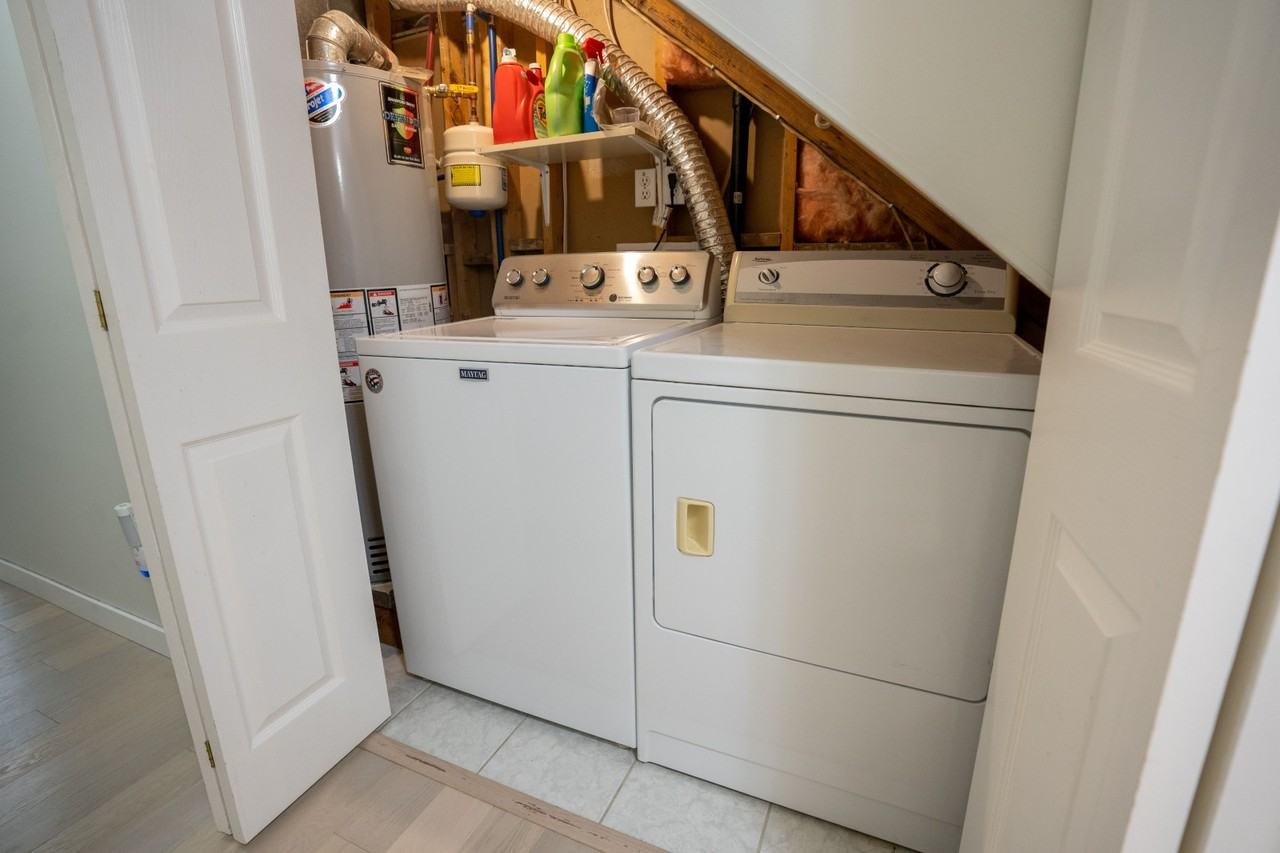 21510 95A Avenue - Photo 3 of 9