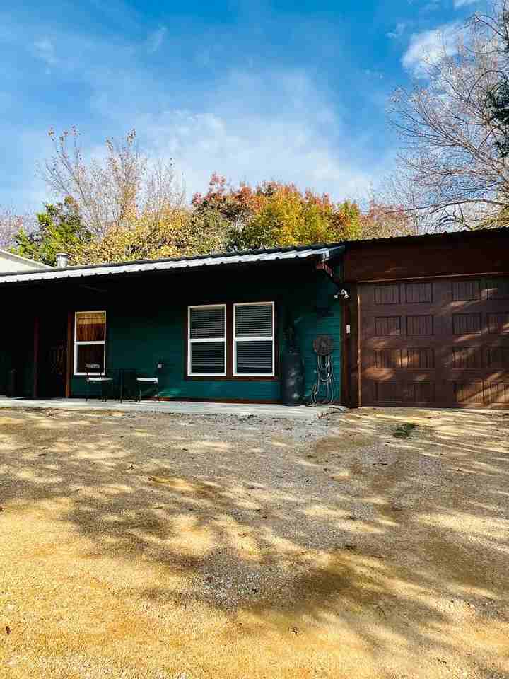 553 Cat Track Rd - Photo 2 of 22