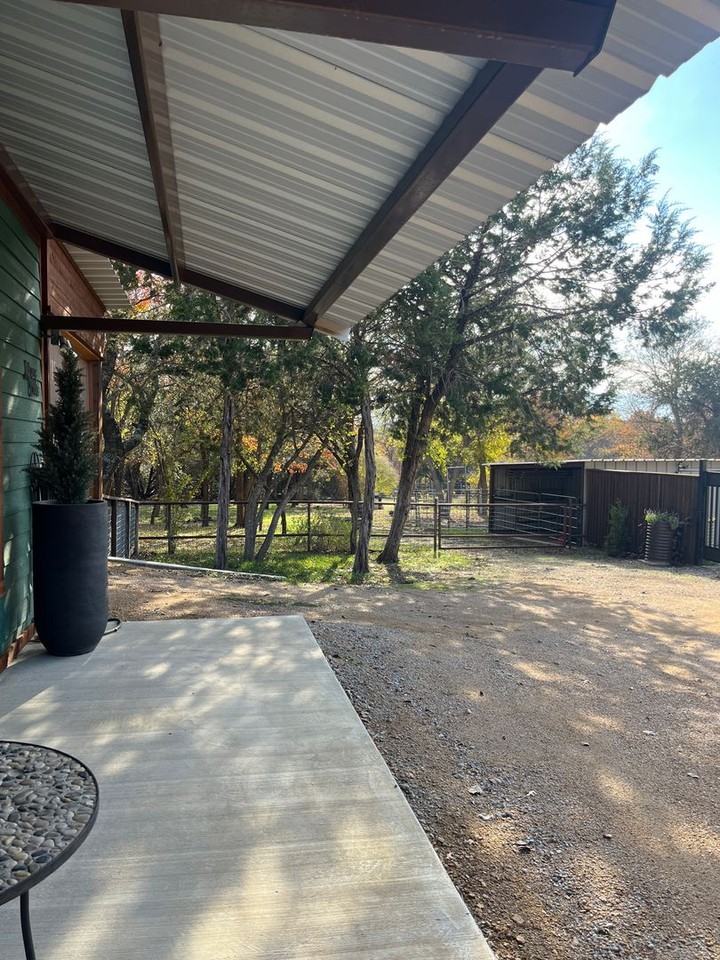 553 Cat Track Rd - Photo 3 of 22