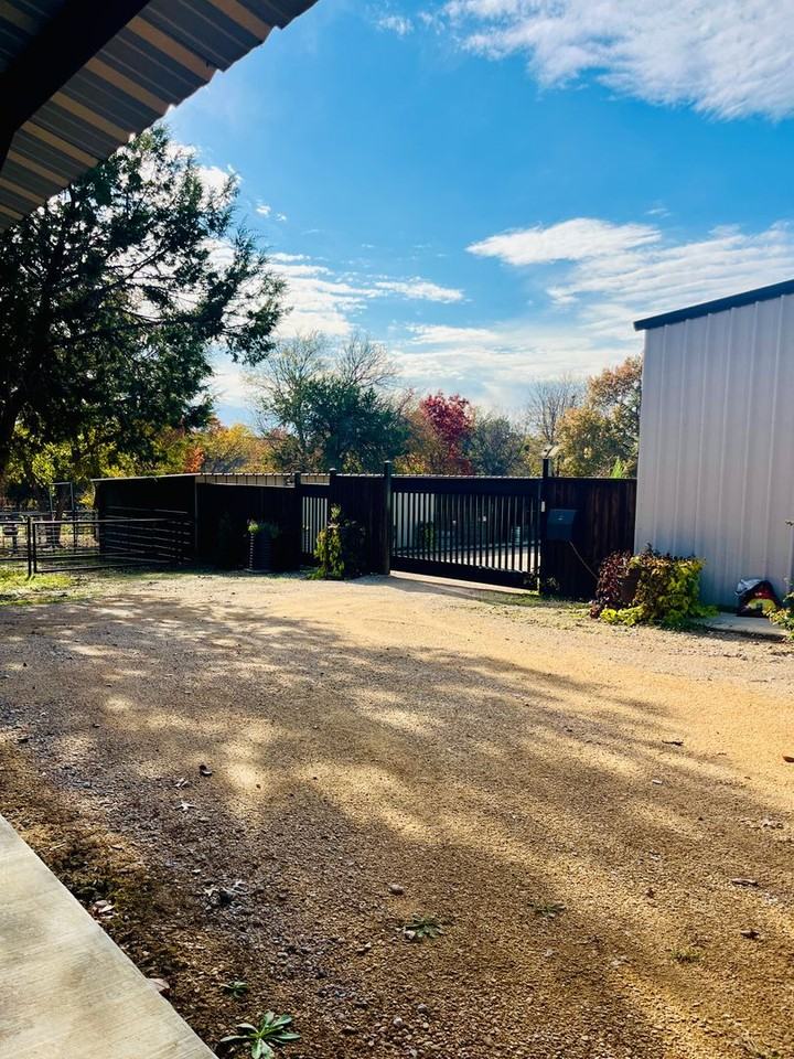 553 Cat Track Rd - Photo 4 of 22